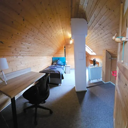 An Der Wasserburg Ganzes, Modern Eingerichtetes Haus In 53919 Weilerswist-metternich Mit 6 Zimmern Und 8 Betten Nahe Phantasialand Koeln Messe * Weilerswist