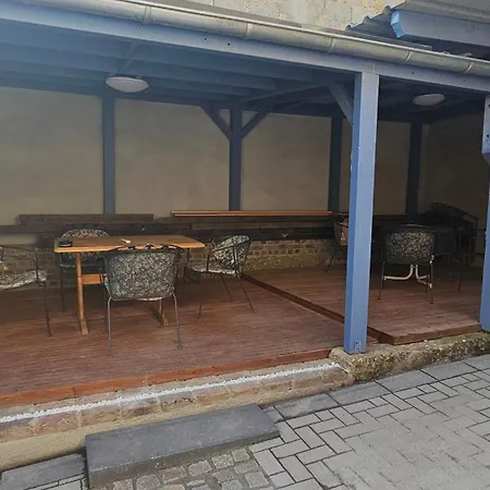 Holiday home An Der Wasserburg Ganzes, Modern Eingerichtetes Haus In 53919 Weilerswist-metternich Mit 6 Zimmern Und 8 Betten Nahe Phantasialand Koeln Messe Weilerswist